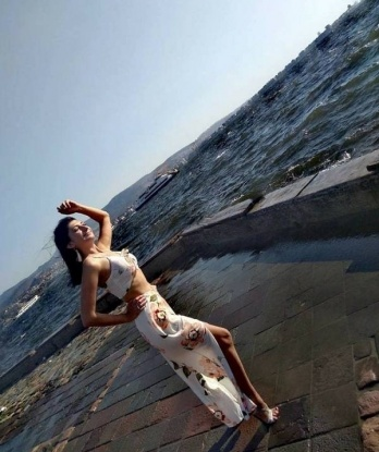 Умная и разносторонняя, я гарантирую тебе незабываемое время! 💋
✨ Мои услуги открыты для искушенных джентльменов, которые ценят качество и комфорт. Забудь о стеснении и насладись полным расслаблением в компании чувственной соблазнительницы. 💃
📸 В моем профиле ты найдешь фотографии, подтверждающие мою красоту и соблазнительность. Доверься моим формам и гладкой коже. Ожидай приятного сюрприза! 😍
💫 Моя миссия - удовлетворить каждую твою потаенную желание. Я открыта для экспериментов и готова подстраиваться под твои предпочтения. Со мной ты познаешь настоящий эстетический и сексуальный потенциал Москвы. 😉
🌟 Страстные поцелуи, эротический массаж, классический секс и многое другое - все это ты найдешь в списке моих услуг. Все встречи проходят в конфиденциальности и безопасности. 💯
💌 Предварительная запись обязательна, чтобы я могла спланировать время специально для тебя. Доверься моему опыту и умению угодить тебе. Уверяю, мой сервис оставит незабываемые впечатления. Москва ждет нас! 🌇 Марина